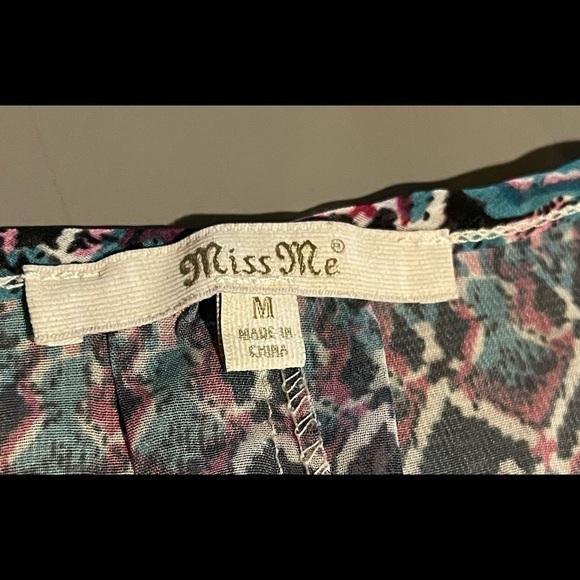 Miss Me Aztec print BoHo top - Picture 8 of 9